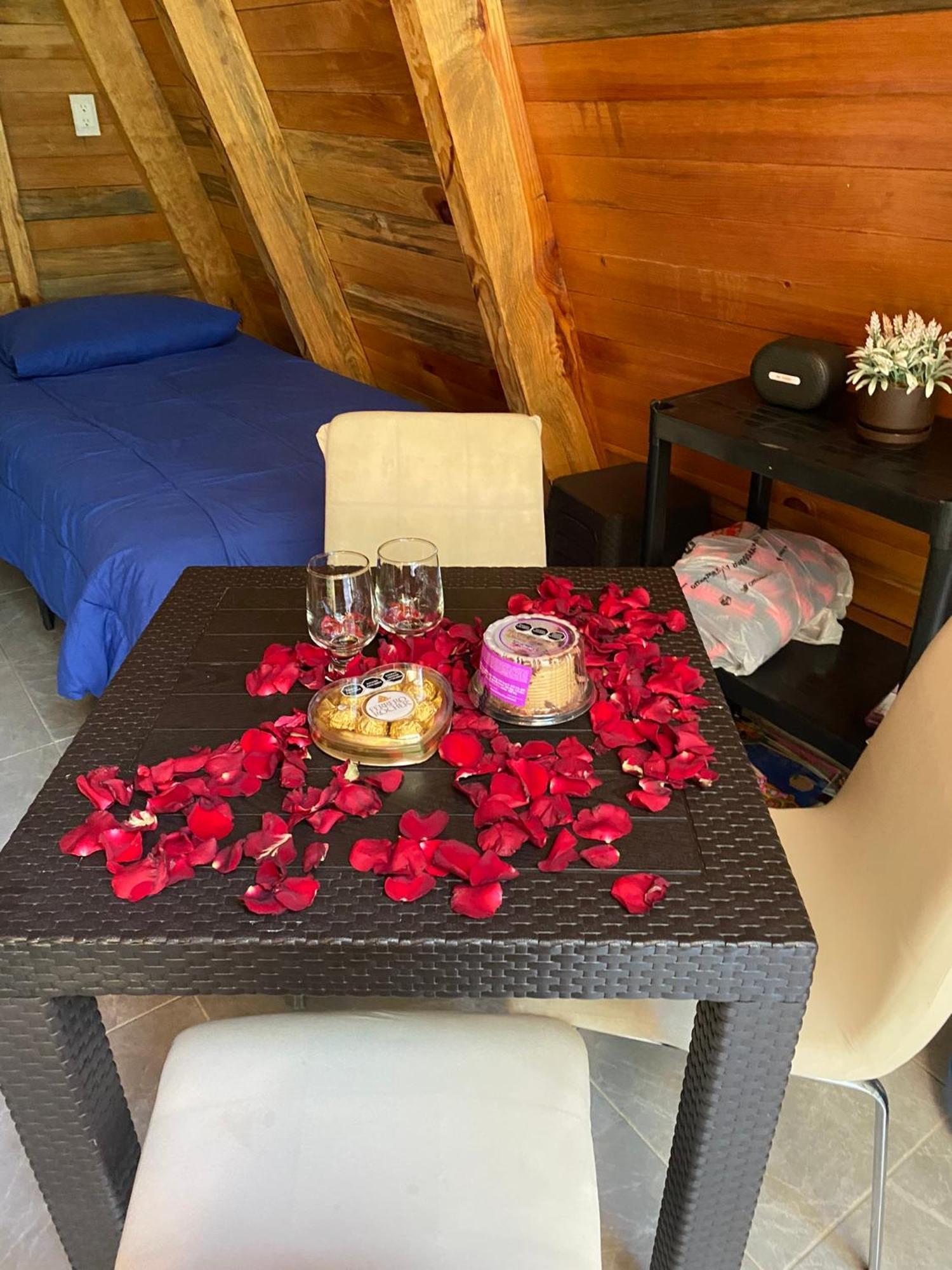 Cabanas Alpina, Romantica Y Acogedora A 10 Minutos Del Centro Тепостлан Экстерьер фото